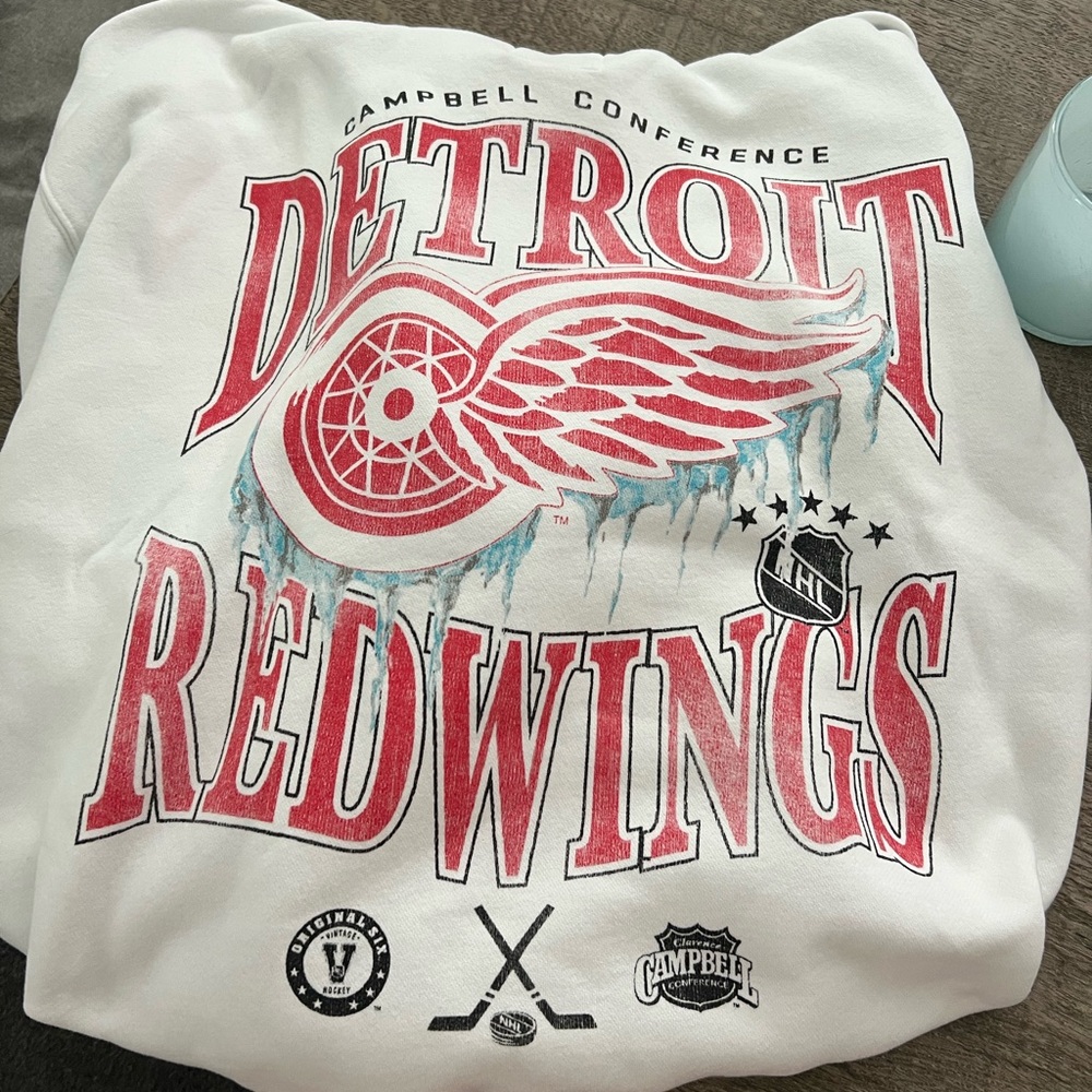 Abercrombie & Fitch White Detroit Red Wings Sweatshirt